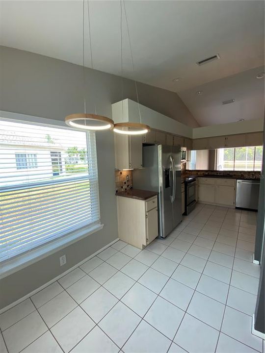 В аренду: $2,250 (3 спален, 2 ванн, 1372 Квадратных фут)