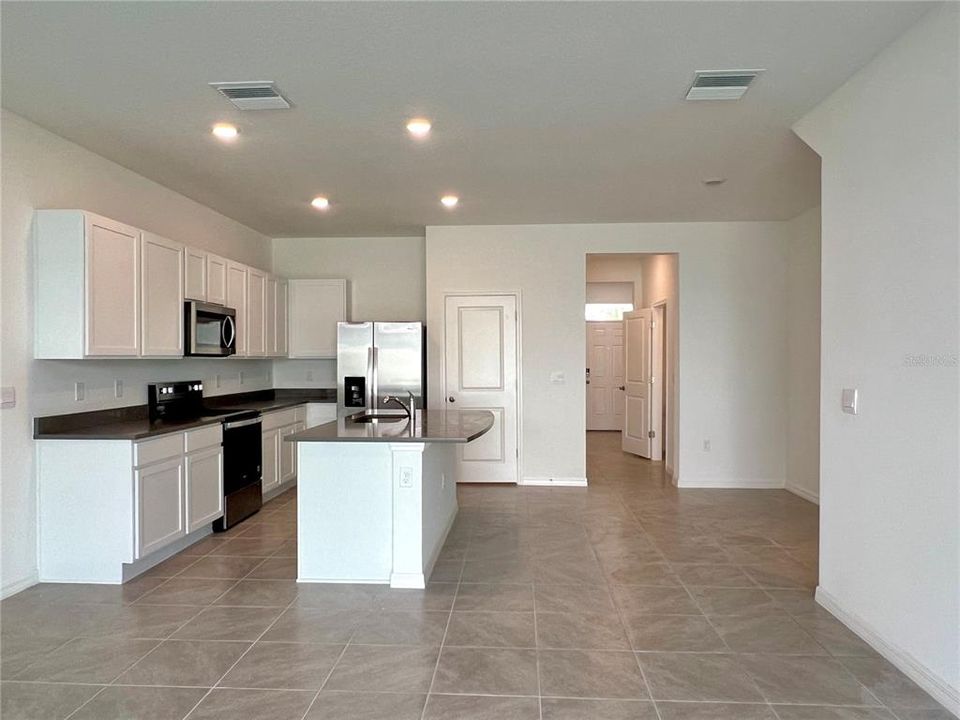 出租: $2,250 (3 贝兹, 2 浴室, 1673 平方英尺)