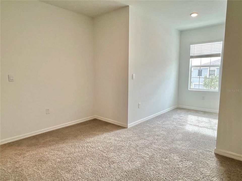 出租: $2,250 (3 贝兹, 2 浴室, 1673 平方英尺)