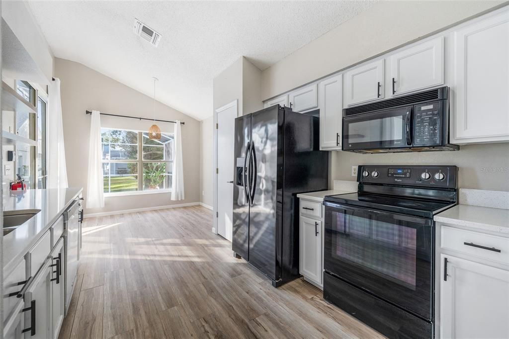 待售: $404,900 (4 贝兹, 2 浴室, 1874 平方英尺)