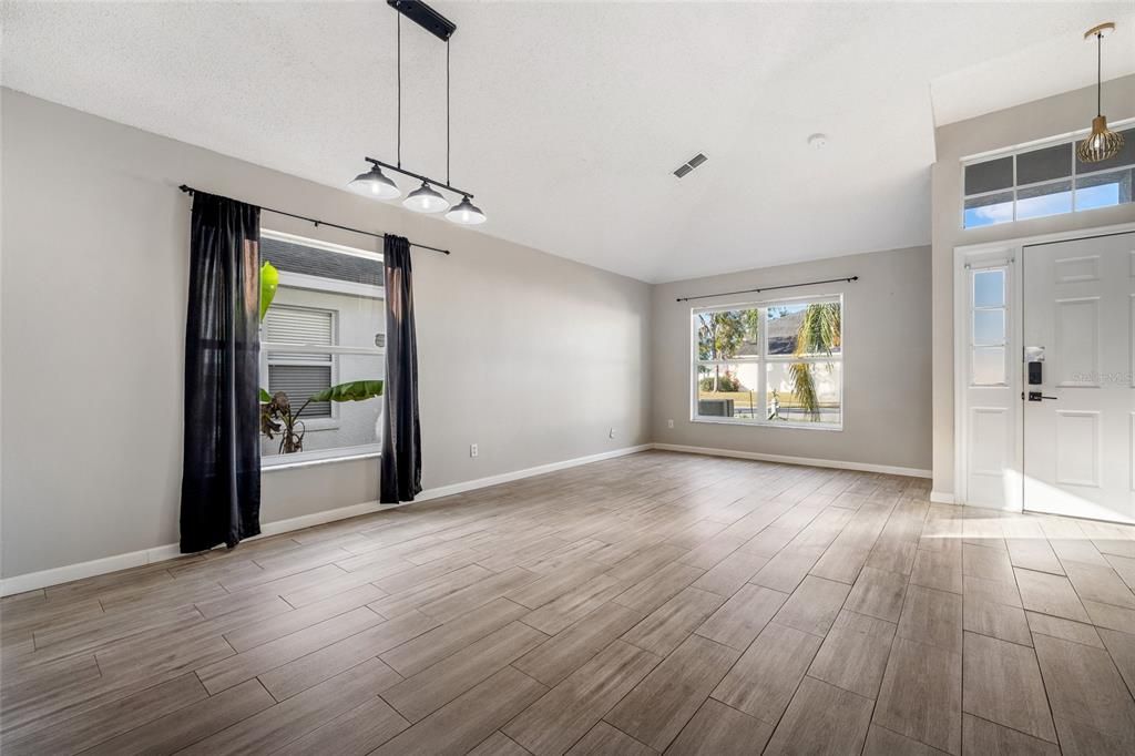 待售: $404,900 (4 贝兹, 2 浴室, 1874 平方英尺)