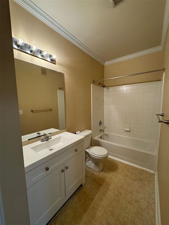 待售: $172,000 (2 贝兹, 2 浴室, 1205 平方英尺)