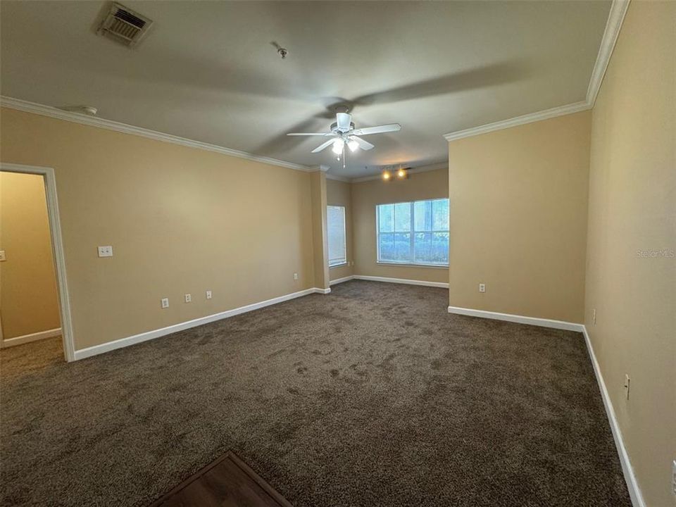 待售: $172,000 (2 贝兹, 2 浴室, 1205 平方英尺)