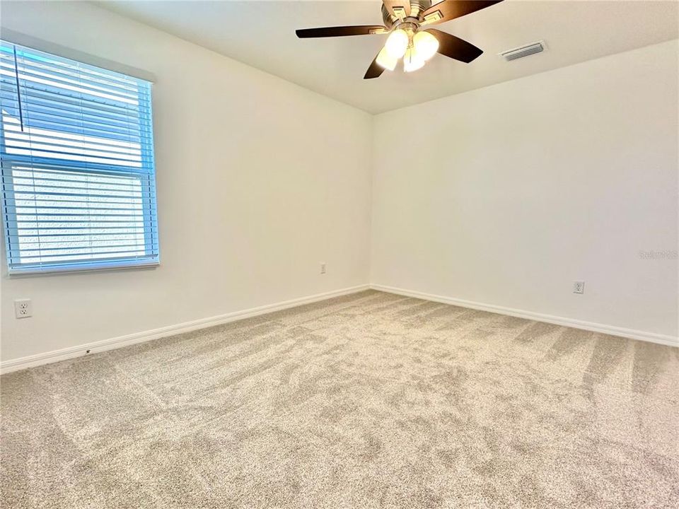 出租: $2,500 (4 贝兹, 2 浴室, 2536 平方英尺)