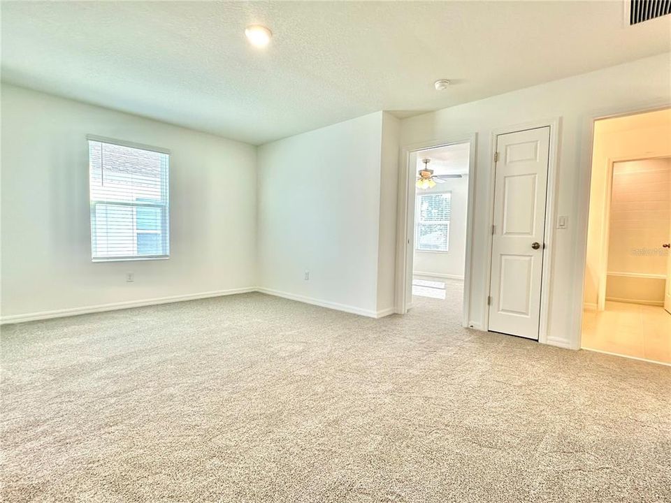 出租: $2,500 (4 贝兹, 2 浴室, 2536 平方英尺)