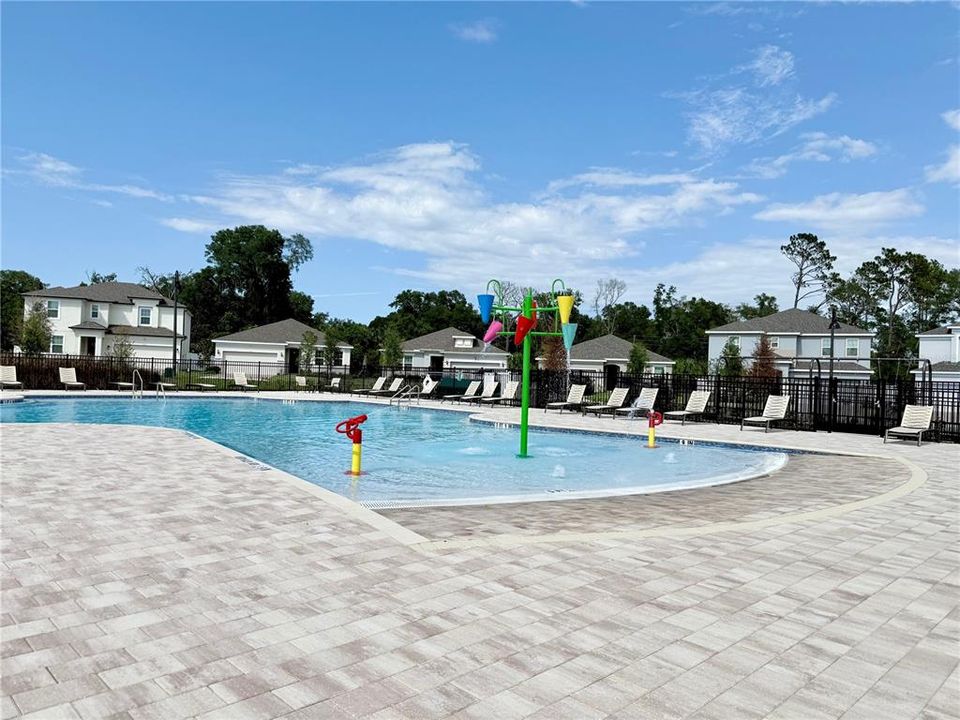 出租: $2,500 (4 贝兹, 2 浴室, 2536 平方英尺)