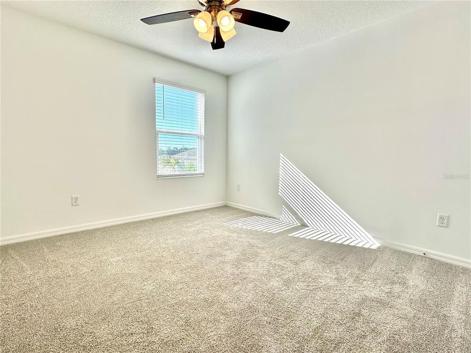 出租: $2,500 (4 贝兹, 2 浴室, 2536 平方英尺)