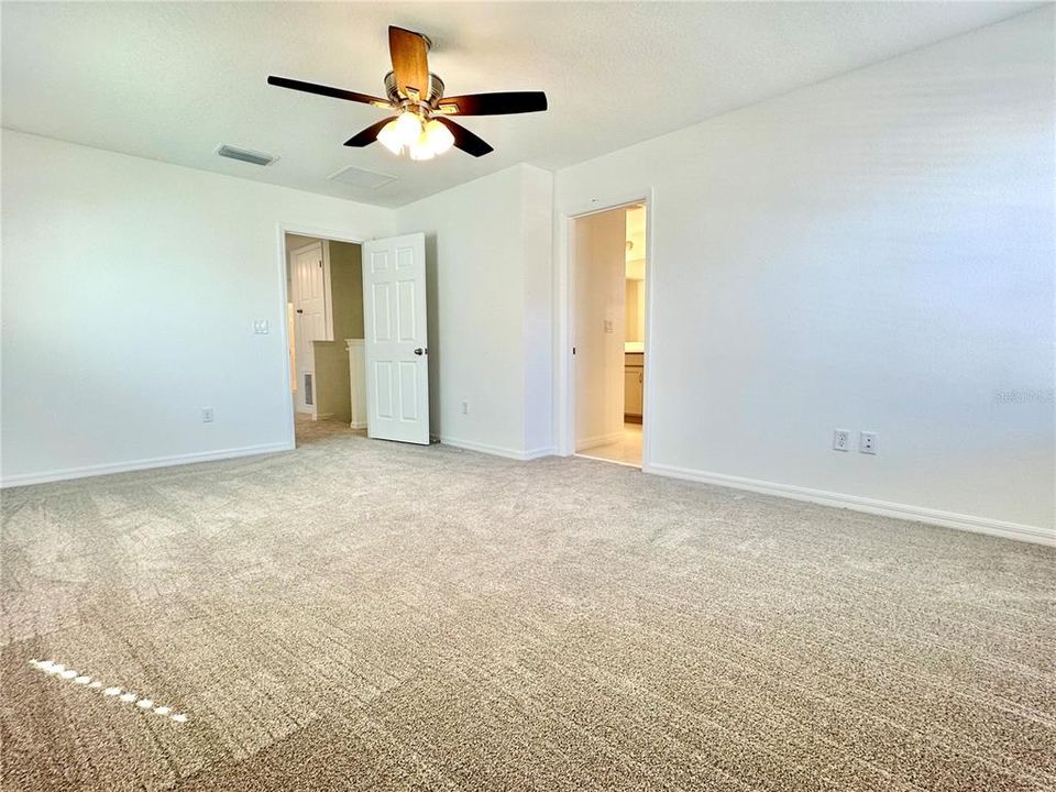 出租: $2,500 (4 贝兹, 2 浴室, 2536 平方英尺)