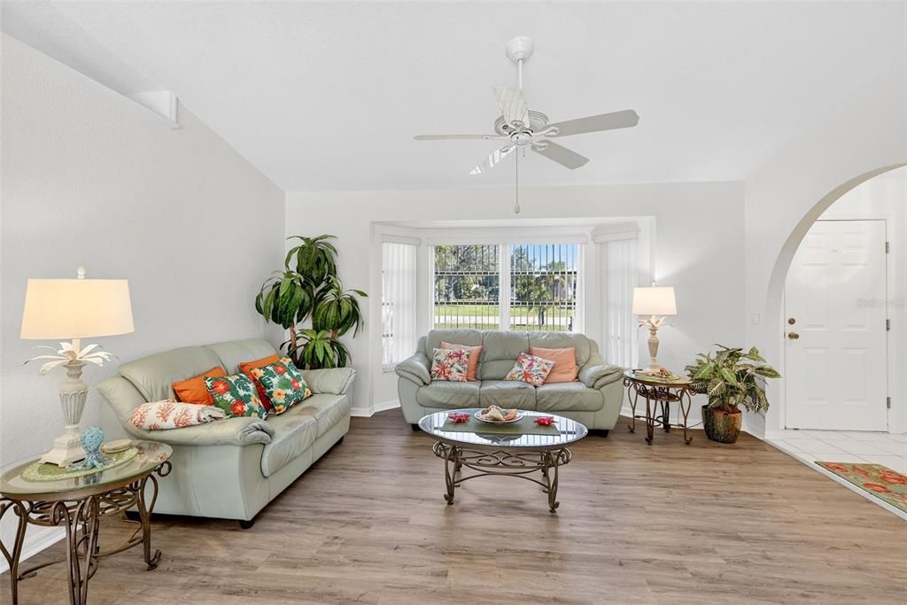 待售: $339,800 (3 贝兹, 2 浴室, 1516 平方英尺)