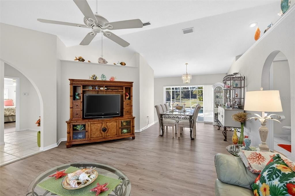 待售: $339,800 (3 贝兹, 2 浴室, 1516 平方英尺)