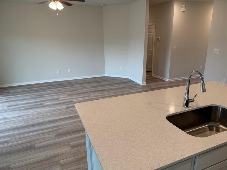 出租: $2,300 (3 贝兹, 2 浴室, 1588 平方英尺)