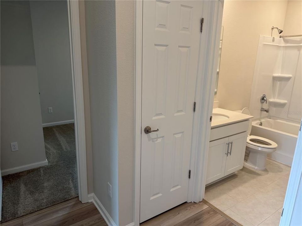 出租: $2,300 (3 贝兹, 2 浴室, 1588 平方英尺)