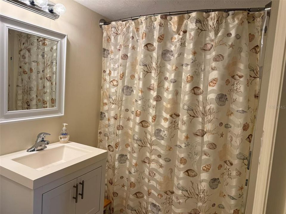 出租: $1,700 (1 贝兹, 1 浴室, 1076 平方英尺)