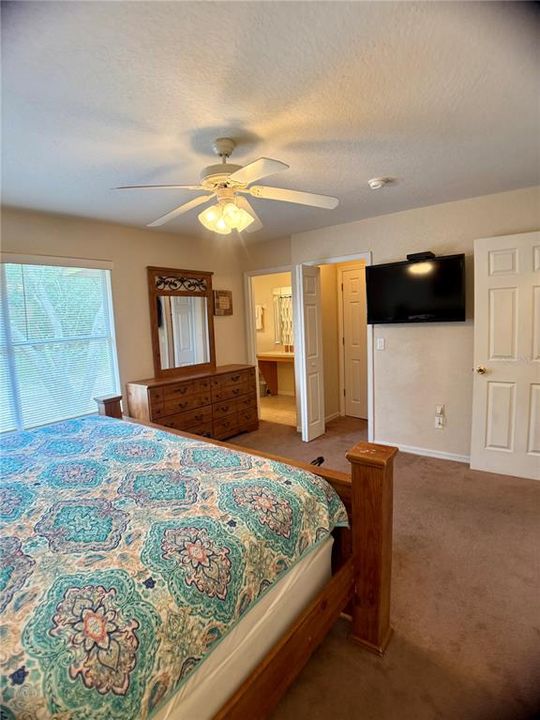 For Sale: $260,000 (4 beds, 3 baths, 1492 Square Feet)