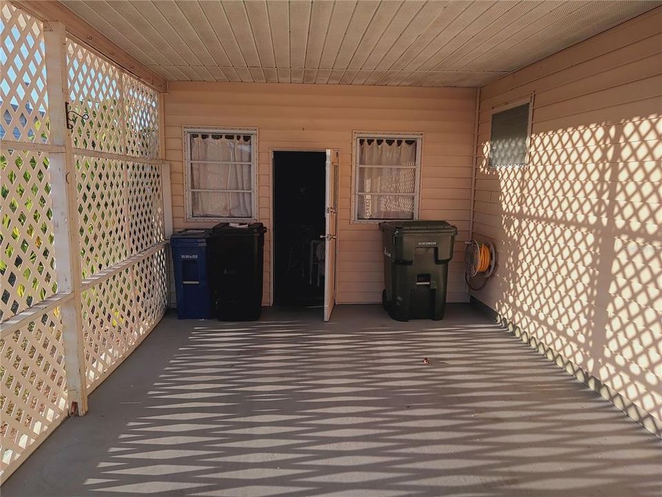 Под контрактом: $157,000 (2 спален, 2 ванн, 984 Квадратных фут)