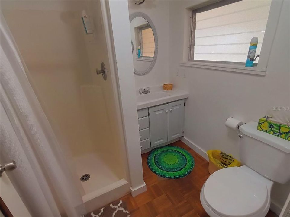 Под контрактом: $157,000 (2 спален, 2 ванн, 984 Квадратных фут)