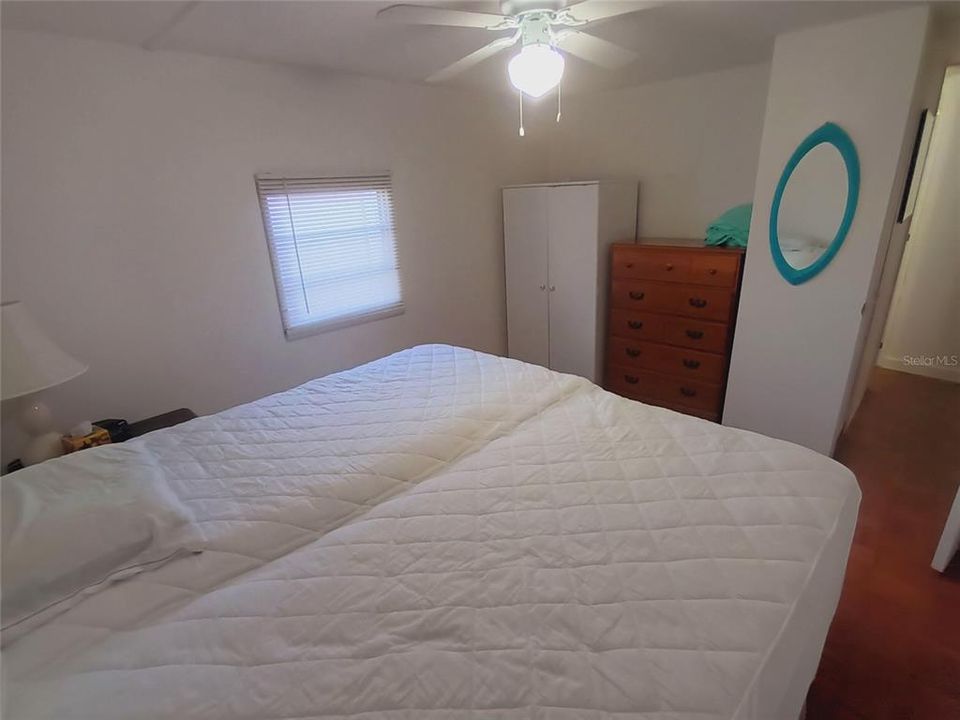 Под контрактом: $157,000 (2 спален, 2 ванн, 984 Квадратных фут)