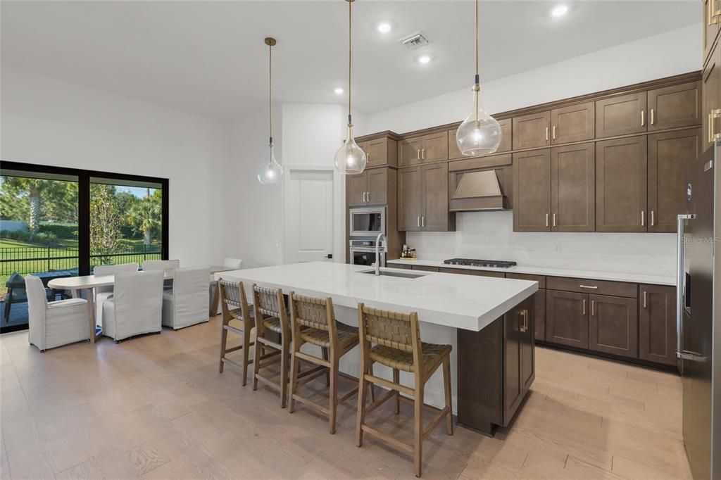 На продажу: $1,295,000 (4 спален, 4 ванн, 3898 Квадратных фут)