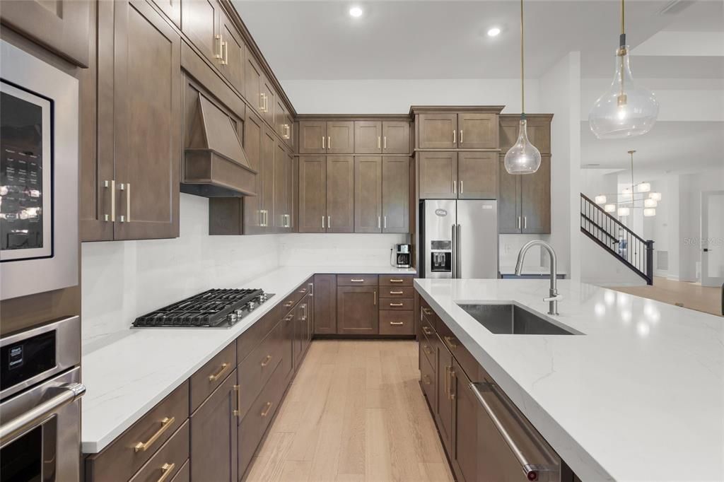 На продажу: $1,295,000 (4 спален, 4 ванн, 3898 Квадратных фут)