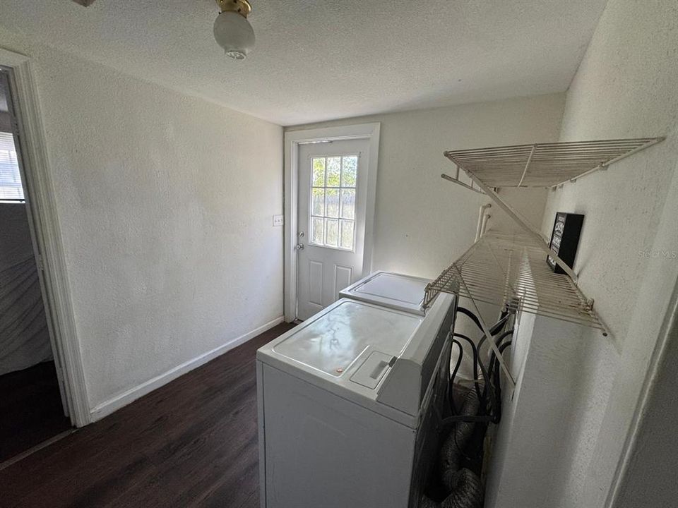 En Renta: $1,800 (2 camas, 1 baños, 1000 Pies cuadrados)