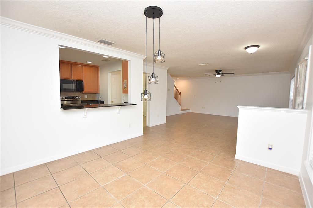 出租: $1,660 (3 贝兹, 2 浴室, 1302 平方英尺)