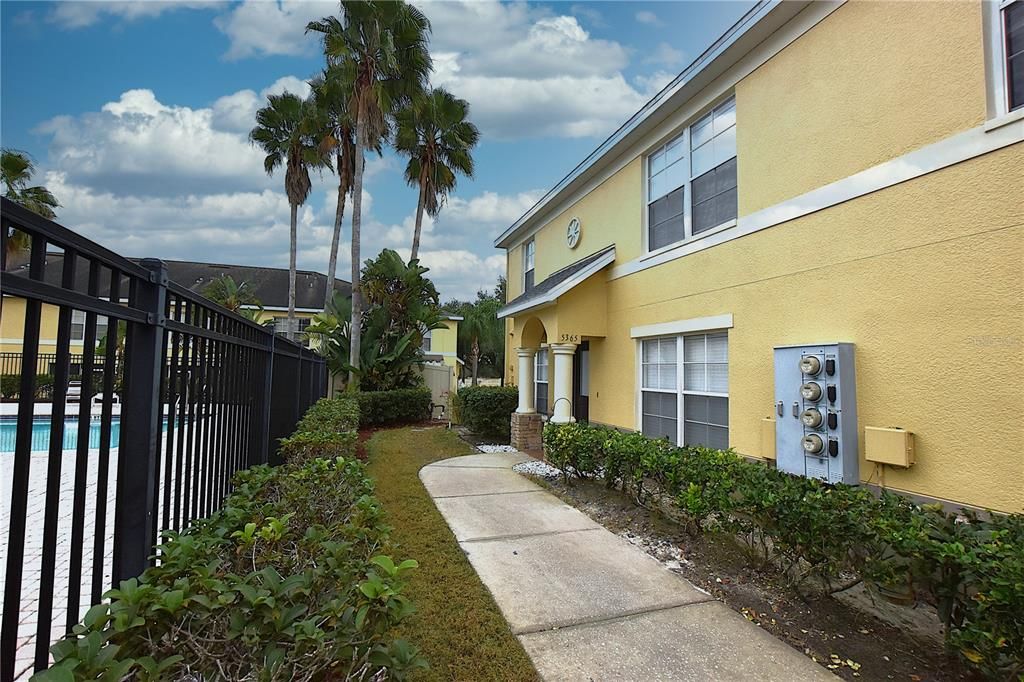 出租: $1,660 (3 贝兹, 2 浴室, 1302 平方英尺)