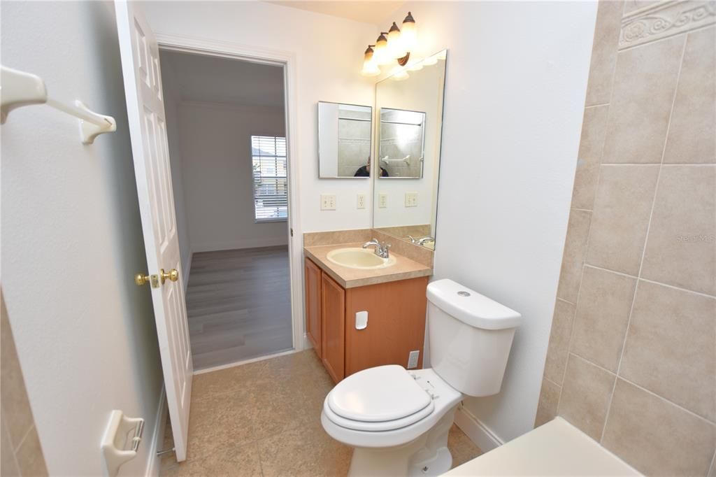 出租: $1,660 (3 贝兹, 2 浴室, 1302 平方英尺)