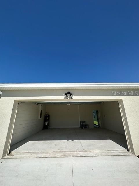 En Renta: $2,600 (4 camas, 3 baños, 2023 Pies cuadrados)