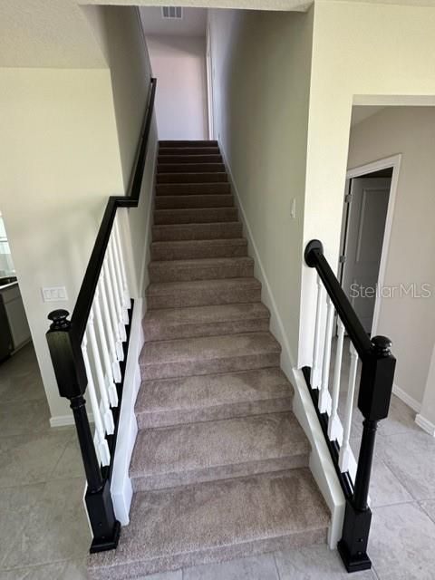 En Renta: $2,600 (4 camas, 3 baños, 2023 Pies cuadrados)