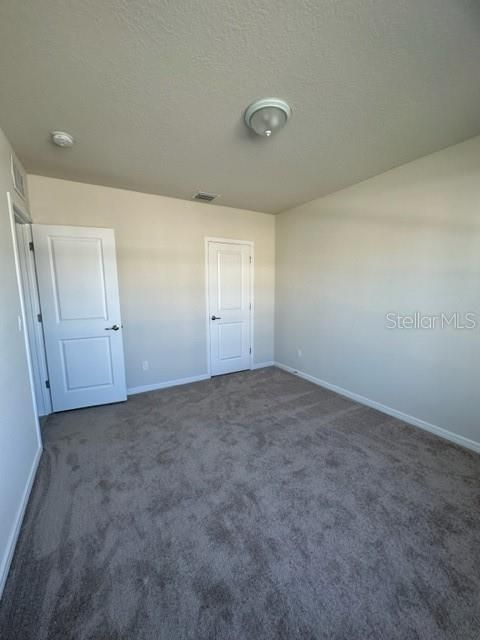 En Renta: $2,600 (4 camas, 3 baños, 2023 Pies cuadrados)