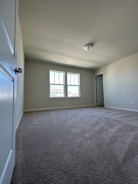 En Renta: $2,600 (4 camas, 3 baños, 2023 Pies cuadrados)