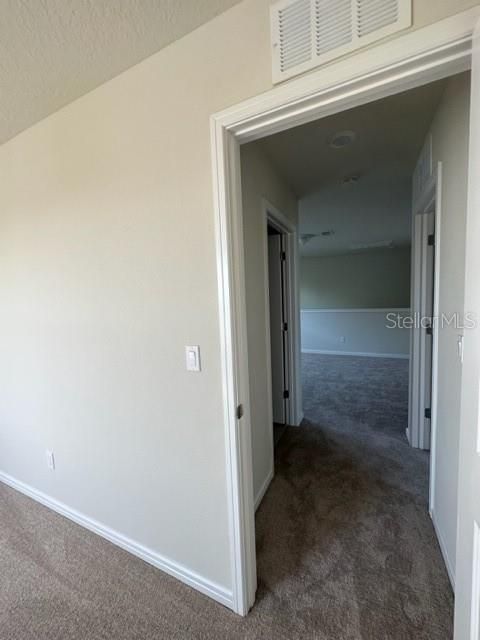 En Renta: $2,600 (4 camas, 3 baños, 2023 Pies cuadrados)