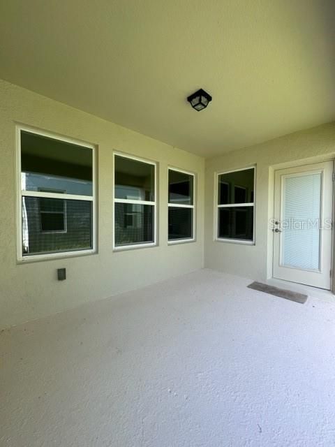 En Renta: $2,600 (4 camas, 3 baños, 2023 Pies cuadrados)