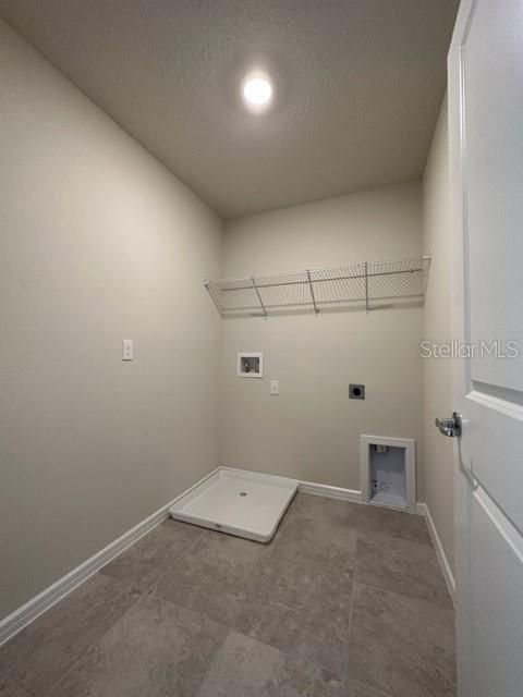 En Renta: $2,600 (4 camas, 3 baños, 2023 Pies cuadrados)