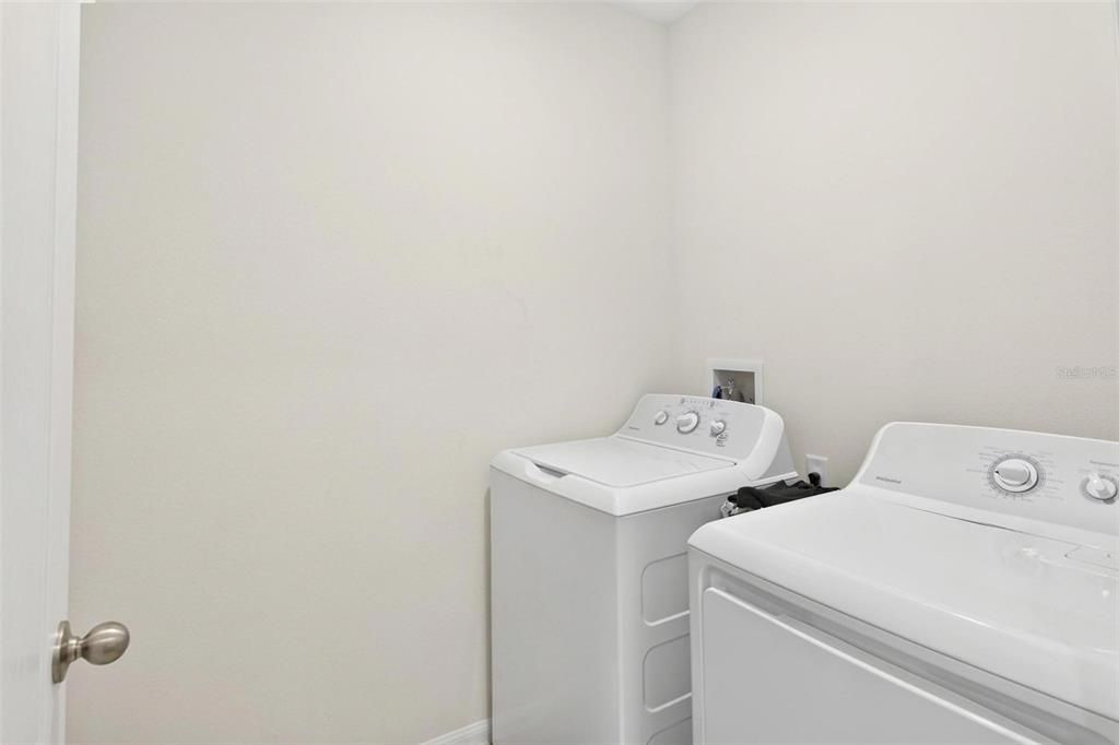 待售: $344,000 (4 贝兹, 2 浴室, 1867 平方英尺)