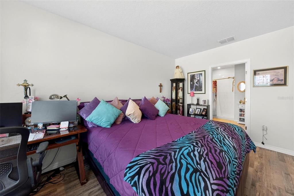 待售: $344,000 (4 贝兹, 2 浴室, 1867 平方英尺)