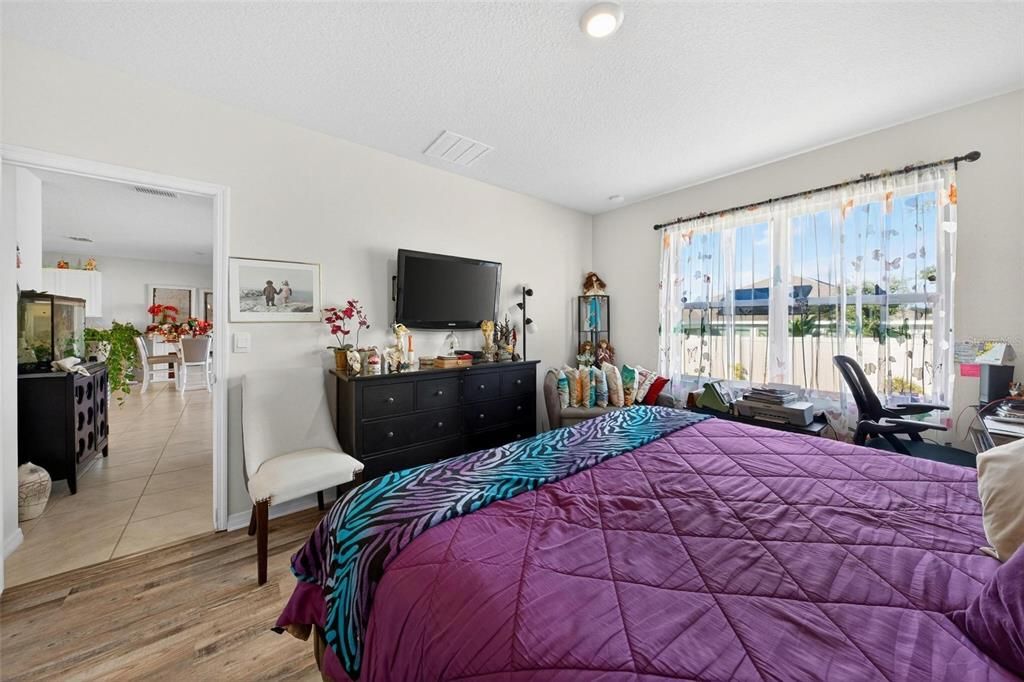 待售: $344,000 (4 贝兹, 2 浴室, 1867 平方英尺)