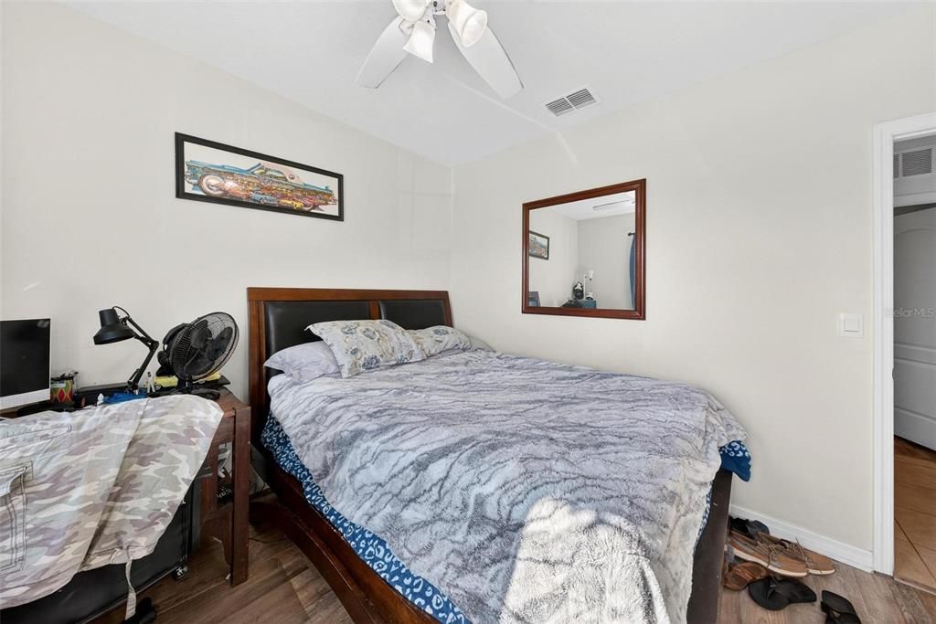 待售: $344,000 (4 贝兹, 2 浴室, 1867 平方英尺)