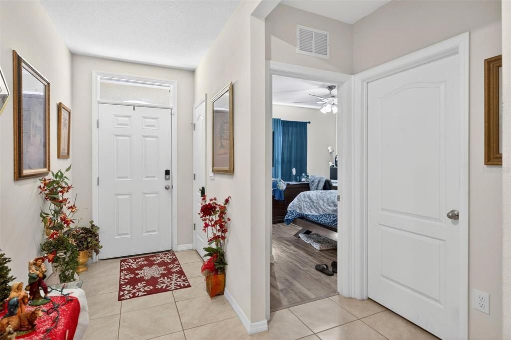 待售: $344,000 (4 贝兹, 2 浴室, 1867 平方英尺)