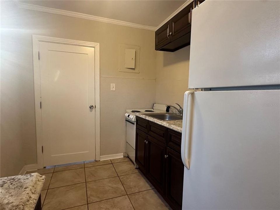 出租: $950 (1 贝兹, 1 浴室, 500 平方英尺)