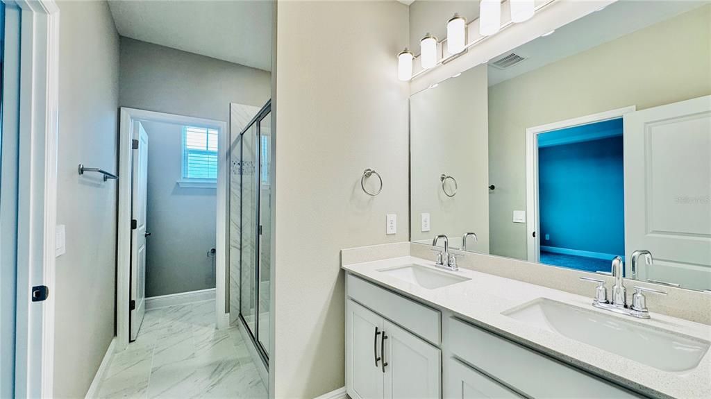 Под контрактом: $3,050 (3 спален, 2 ванн, 1788 Квадратных фут)