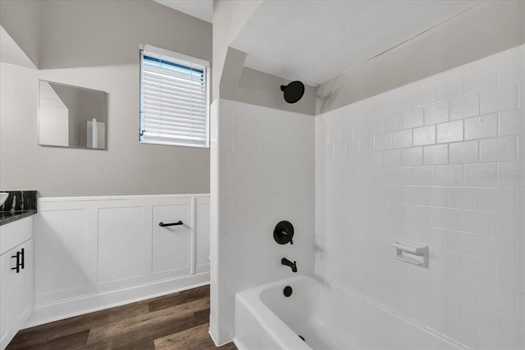 En Venta: $425,000 (5 camas, 2 baños, 1904 Pies cuadrados)