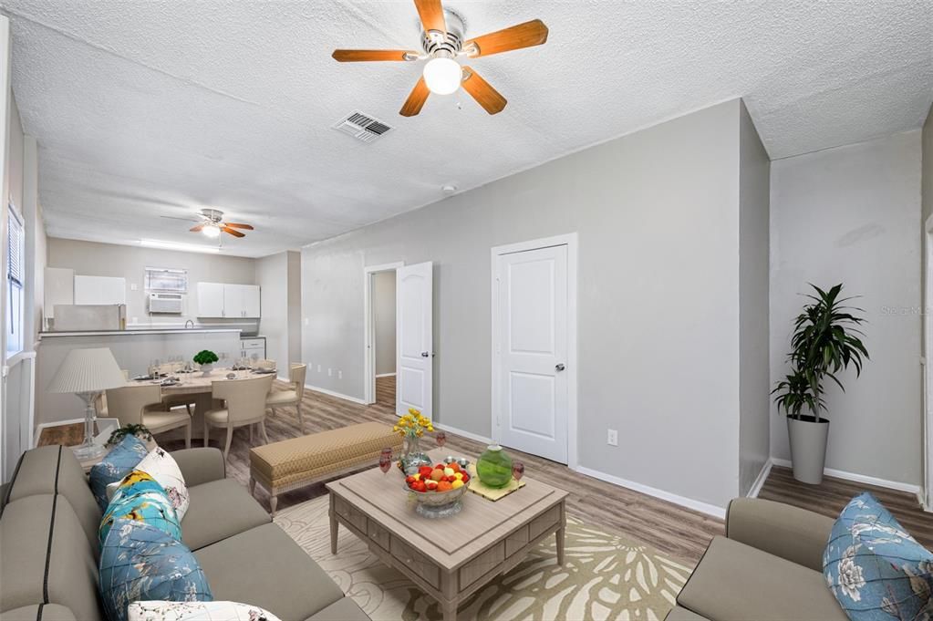 En Venta: $425,000 (5 camas, 2 baños, 1904 Pies cuadrados)