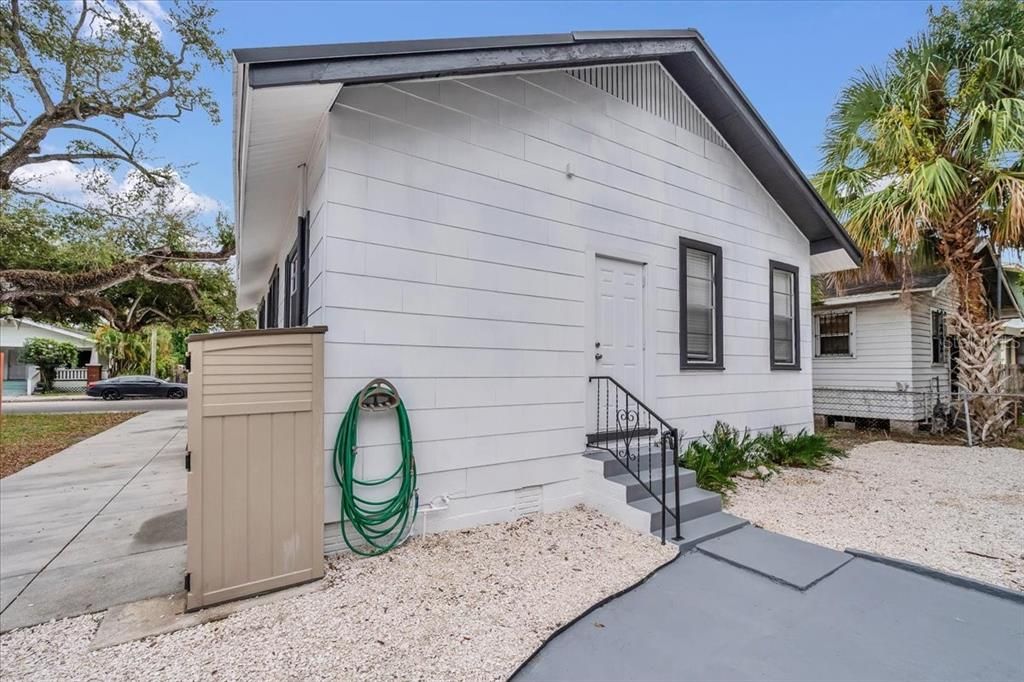 En Venta: $425,000 (5 camas, 2 baños, 1904 Pies cuadrados)