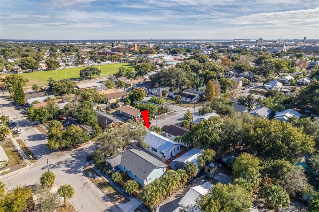 En Venta: $425,000 (5 camas, 2 baños, 1904 Pies cuadrados)