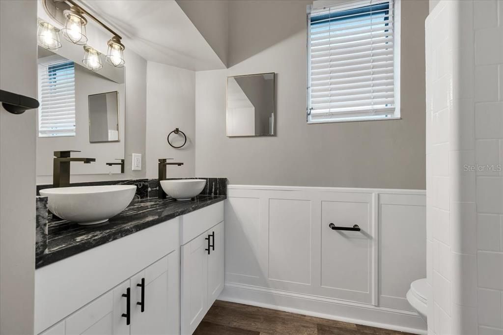 En Venta: $425,000 (5 camas, 2 baños, 1904 Pies cuadrados)