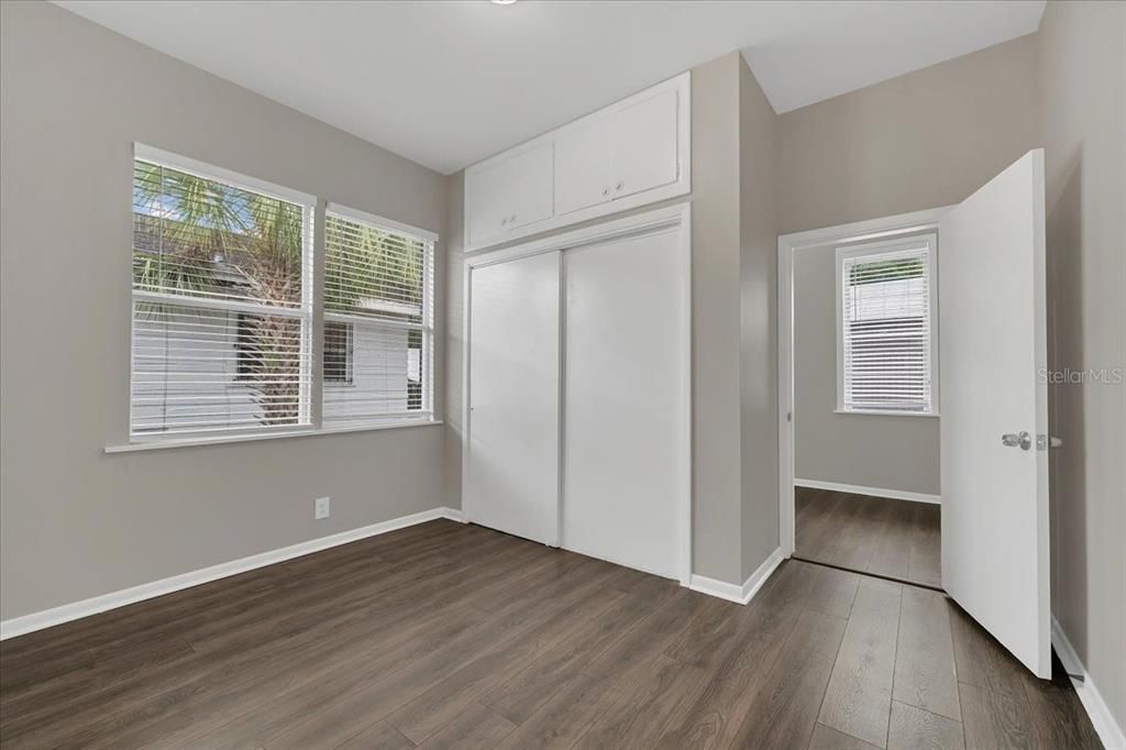 En Venta: $425,000 (5 camas, 2 baños, 1904 Pies cuadrados)