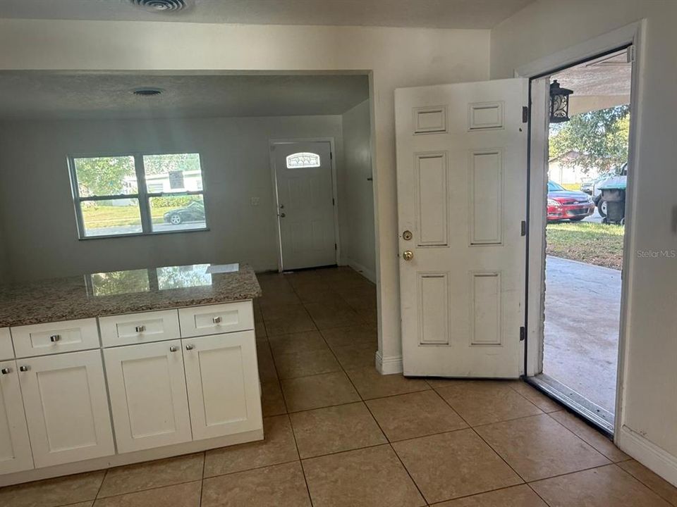 На продажу: $320,000 (3 спален, 1 ванн, 1428 Квадратных фут)