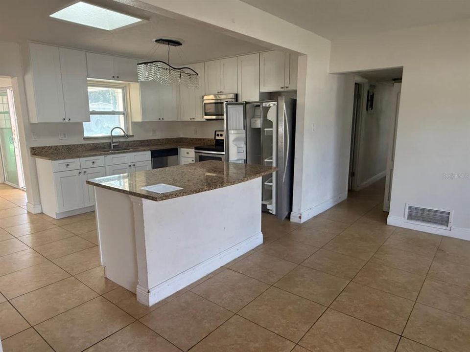 На продажу: $320,000 (3 спален, 1 ванн, 1428 Квадратных фут)