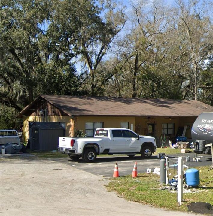 For Sale: $225,000 (3 beds, 2 baths, 2024 Square Feet)